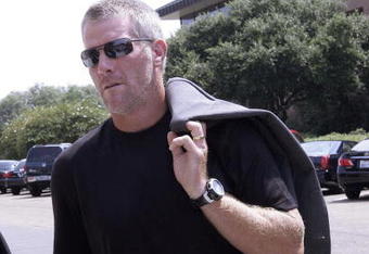 HATTIESBURG, MS - JULY 11:  Former NFL quarterback Brett Favre arrives for a funeral service for former NFL quarterback Steve McNair on July 11, 2009 in Hattiesburg, Mississippi.  (Photo by Dave Martin/Getty Images)