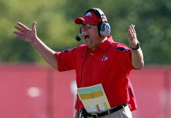 PISCATAWAY, NJ - SEPTEMBER 01:  Head coach Pat Hill of the Fresno State Bulldogs yells from the sideline as his team plays the Rutgers Scarlet Knights at Rutgers Stadium on September 1, 2008 in Piscataway, New Jersey.  (Photo by Jim McIsaac/Getty Images)