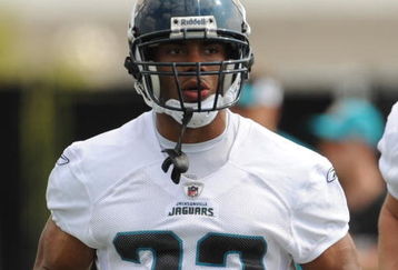 JACKSONVILLE, FL - MAY 1:  Running back Rashad Jennings #23 of the Jacksonville Jaguars runs upfield during a team mini-camp on May 1, 2009 on the practice fields at Jacksonville Municipal Stadium in Jacksonville, Florida.  (Photo by Al Messerschmidt/Getty Images)