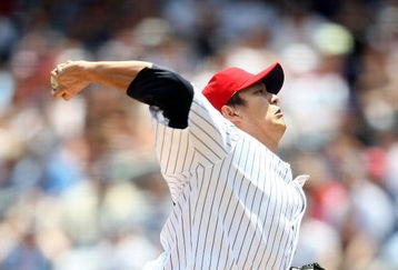 NEW YORK - JULY 04:  Chien-Ming Wang #40 of the New York Yankees pitches against the Toronto Blue Jays on July 4, 2009 at Yankee Stadium in the Bronx borough of New York City.  (Photo by Nick Laham/Getty Images)