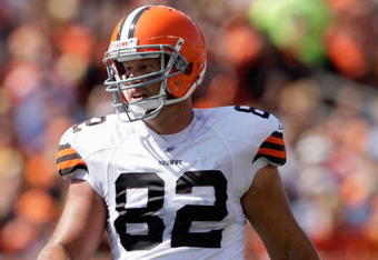 CINCINNATI - SEPTEMBER 28:  Steve Heiden #82 of the Cleveland Browns looks on during the game against the Cincinnati Bengals on September 28, 2008 at Paul Brown Stadium in Cincinnati, Ohio. (Photo by Andy Lyons/Getty Images)