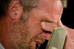 Brett_favre_cry_crop_150x100