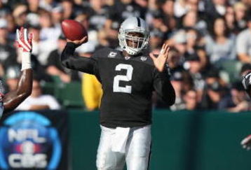 OAKLAND, CA - NOVEMBER 30:  Quarterback  JaMarcus Russell #2 of the Oakland Raiders passes the ball against the Kansas City Chiefs during an NFL game on November 30, 2008 at the Oakland-Alameda County Coliseum in Oakland, California. (Photo by Jed Jacobsohn/Getty Images)