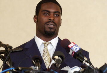RICHMOND, VA - AUGUST 27:  Atlanta Falcons quarterback Michael Vick makes a statement to reporters at the Omni Richmond Hotel after agreeing to a guilty plea on charges stemming from his involvement in a dogfighting ring August 27, 2007, in Richmond, Virginia.  (Photo by Jonathan Ernst/Getty Images)