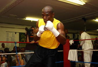 LONDON, ENGLAND - MAY 22:  Boxing superstar Floyd Mayweather in his first open workout since coming out of retirement, as he prepares for his fight against Juan Manuel Marquez of Mexico, at Peacock Gym on May 22, 2009 in London, England.  The fight's due to take place on July 18, 2009 at the MGM Grand in Las Vegas, Nevada. (Photo by Julian Finney/Getty Images)