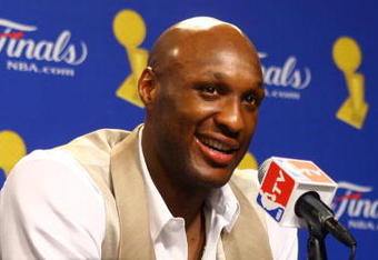 LOS ANGELES, CA - JUNE 04:  Lamar Odom #7 of the Los Angeles Lakers smiles during the post-game news conference after the Lakers defeated the Orlando Magic 100-75 in Game One of the 2009 NBA Finals at Staples Center on June 4, 2009 in Los Angeles, California. NOTE TO USER: User expressly acknowledges and agrees that, by downloading and or using this photograph, User is consenting to the terms and conditions of the Getty Images License Agreement.  (Photo by Jeff Golden/Getty Images)