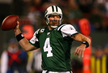 EAST RUTHERFORD, NJ - DECEMBER 28: Brett Favre #4 of The New York Jets looks to pass against The Miami Dolphins during their game on December 28, 2008 at Giants Stadium in East Rutherford, New Jersey. (Photo by Al Bello/Getty Images)