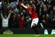 MANCHESTER, UNITED KINGDOM - APRIL 13:  Owen Hargreaves of Manchester United celebrates scoring his teams 2nd goal during the Barclays Premier League match between Manchester United and Arsenal at Old Trafford on April 13, 2008 in Manchester, England.  (Photo by Clive Brunskill/Getty Images)