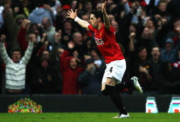 MANCHESTER, UNITED KINGDOM - APRIL 13:  Owen Hargreaves of Manchester United celebrates scoring his teams 2nd goal during the Barclays Premier League match between Manchester United and Arsenal at Old Trafford on April 13, 2008 in Manchester, England.  (Photo by Clive Brunskill/Getty Images)