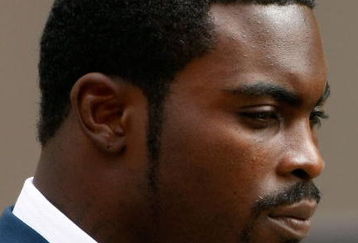 RICHMOND, VA - AUGUST 27:  NFL star Michael Vick (L) departs federal court August 27, 2007 in Richmond, Virginia. Vick pleaded guilty in court to federal dogfighting conspiracy charges.  (Photo by Win McNamee/Getty Images)