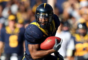 BERKELEY, CA - NOVEMBER 22:  Jahvid Best #4 of the California Golden Bears runs against the Stanford Cardinal during an NCAA football game on November 22, 2008 at Memorial Stadium in Berkeley, California.  (Photo by Jed Jacobsohn/Getty Images)