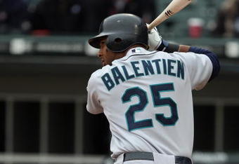 CHICAGO - APRIL 29:  Wladimir Balentien #25 of the Seattle Mariners bats against the Chicago White Sox during the game on April 29, 2009 at U.S. Cellular Field in Chicago, Illinois. (Photo by Jonathan Daniel/Getty Images) 