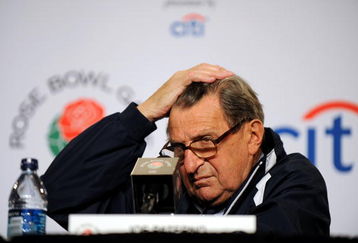 PASADENA, CA - JANUARY 01:  Head coach Joe Paterno of the Penn State Nittany Lions addresses the media after their defeat against the USC Trojans at the 95th Rose Bowl Game presented by Citi on January 1, 2009 at the Rose Bowl in Pasadena, California.  (Photo by Harry How/Getty Images)