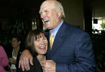 BEVERY HILLS - MAY 13:  (L - R) Kita S. Curry, Ph.D., President/CEO of the Didi Hirsch Community Mental Health Center, and Terry Bradshaw, NFL Hall of Famer/Television Host speak during the Erasing The Stigma Leadership Awards 2005 at the Beverly Hilton Hotel on May 13, 2005 in Beverly Hills, California. Bradshaw was honored at the event.  (Photo by Frederick M. Brown/Getty Images)