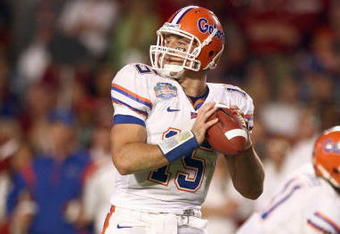 MIAMI - JANUARY 08:  Tim Tebow #15 of the Florida Gators looks to pass the ball during the FedEx BCS National Championship Game against the Oklahoma Sooners at Dolphin Stadium on January 8, 2009 in Miami, Florida.  (Photo by Donald Miralle/Getty Images)