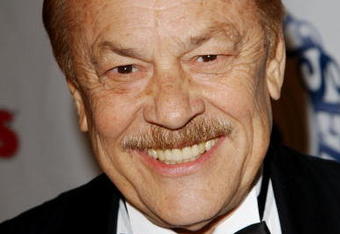 BEVERLY HILLS, CA - OCTOBER 15:   Laker owner Dr. Jerry Buss attends the 'Carousel Of Hope' benefitting the Barbara Davis Center For Childhood Diabetes at the Beverly Hilton Hotel on October 15, 2002 in Beverly Hills, California.  (Photo by Jon Kopaloff/Getty Images) 
