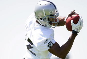 ALAMEDA, CA - MAY 08:  Darrius Heyward-Bey #12 of the Oakland Raiders runs drills during the Raiders minicamp at the team's permanent training facility on May 8, 2009 in Alameda, California.  (Photo by Ezra Shaw/Getty Images)