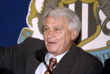 3 Sep1999: Bobby Robson, the new Newcastle Manager at a press conference at St James Park, Newcastle, England. \ Mandatory Credit: Allsport UK /Allsport