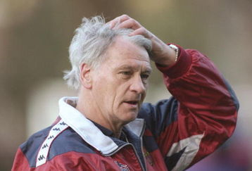 Feb 1997:  Bobby Robson from Great Britain showing the strain of being  manager of Barcelona. \ Mandatory Credit: Ben Radford /Allsport