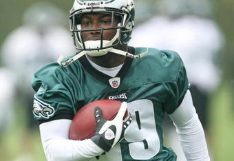 PHILADELPHIA - MAY 1: Running back LeSean McCoy #29 of the Philadelphia Eagles runs the ball during minicamp practice at the NovaCare Complex on May 1, 2009 in Philadelphia, Pennsylvania. (Photo by Hunter Martin/Getty Images)