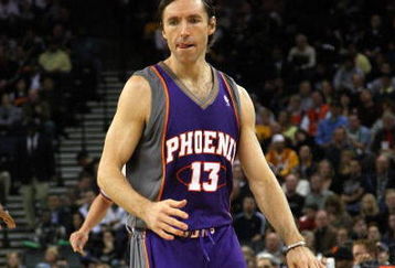 OAKLAND, CA - MARCH 15:  Steve Nash #13 of the Phoenix Suns dribbles the ball against the Golden State Warriors during an NBA game on March 15, 2009 at Oracle Arena in Oakland, California. NOTE TO USER: User expressly acknowledges and agrees that, by downloading and or using this photograph, User is consenting to the terms and conditions of the Getty Images License Agreement.  (Photo by Jed Jacobsohn/Getty Images)
