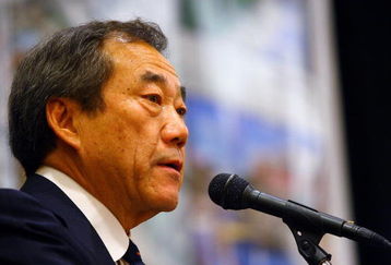 UNIONDALE, NY - MARCH 26:  New York Islanders owner Charles Wang speaks during the Lighthouse Development's 180th Community Outreach Meeting at the Marriott's Hotel Grand Ballroom March 26, 2009 in Uniondale, New York.  (Photo by Mike Stobe/Getty Images)