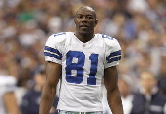IRVING, TX - DECEMBER 14: Terrell Owens #81 of the Dallas Cowboys walks on the field against the New York Giants at Texas Stadium on December 14, 2008 in Irving, Texas. (Photo by Ronald Martinez/Getty Images)