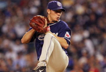 NEW YORK - JUNE 18: Jake Peavy #44 of the San Diego Padres pitches against the New York Yankees at Yankee Stadium June 18, 2008 in the Bronx borough of New York City. The Yankees defeated the Padres 8-5. (Photo by Jim McIsaac/Getty Images) 