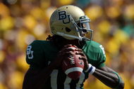 WACO, TX - OCTOBER 04: Quarterback Robert Griffin #10 of the Baylor Bears drops back to pass against the Oklahoma Sooners at Floyd Casey Stadium on October 4, 2008 in Waco, Texas. (Photo by Ronald Martinez/Getty Images)