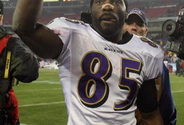 NASHVILLE, TN - JANUARY 10:  Wide receiver Derrick Mason #85 of the Baltimore Ravens walks off the field after defeating the Tennessee Titans 13-10 during the AFC Divisional Playoff Game on January 10, 2009 at LP Field in Nashville, Tennessee.  (Photo by Andy Lyons/Getty Images)