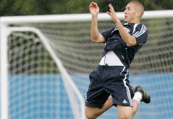 KILDARE, IRELAND - JULY 14:  Karim Benzema of Real Madrid heads the ball during the Real Madrid pre-season training camp at Carton House Hotel  on July 14, 2009 in Kildare, Ireland. (Photo by Patrick Bolger/Getty Images)
