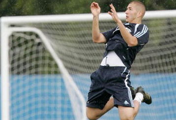 KILDARE, IRELAND - JULY 14:  Karim Benzema of Real Madrid heads the ball during the Real Madrid pre-season training camp at Carton House Hotel  on July 14, 2009 in Kildare, Ireland. (Photo by Patrick Bolger/Getty Images)
