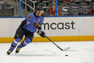 ATLANTA - MARCH 6:  Forward Ilya Kovalchuk #17 of the Atlanta Thrashers skates with the puck during the game against the Montreal Canadiens at Philips Arena on March 6, 2009 in Atlanta, Georgia.  The Thrashers beat the Canadiens 2-0.  (Photo by Mike Zarrilli/Getty Images)