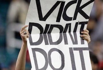 ATLANTA - DECEMBER 10:  A man holds up a sign in support of Michael Vick formerly of the Atlanta Falcons during the game against the New Orleans Saints on December 10, 2007 at the Georgia Dome in Atlanta, Georgia.  The Saints defeated the Falcons 34-14.  (Photo by Chris Graythen/Getty Images)