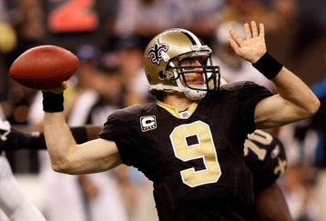 NEW ORLEANS - DECEMBER 28:  Drew Brees #9 of the New Orleans Saints looks to throw a pass against the Carolina Panthers on December 28, 2008 at the Superdome in New Orleans, Louisiana.  (Photo by Chris Graythen/Getty Images)