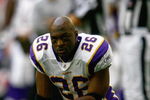 GLENDALE, AZ - DECEMBER 14:  Antoine Winfield #26 of the Minnesota Vikings kneels on one knee during a break in NFL game action against the Arizona Cardinals at the University of Phoenix Stadium on December 14, 2008 in Glendale, Arizona. The Vikings defeated the Cardinals 35-14. (Photo by Jeff Gross/Getty Images)