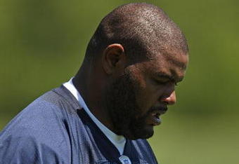 LAKE FOREST, IL - MAY 20: Orlando Pace #76 of the Chicago Bears participates during an organized team activity (OTA) practice on May 20, 2009 at Halas Hall in Lake Forest, Illinois. (Photo by Jonathan Daniel/Getty Images)