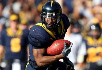 BERKELEY, CA - NOVEMBER 22:  Jahvid Best #4 of the California Golden Bears runs against the Stanford Cardinal during an NCAA football game on November 22, 2008 at Memorial Stadium in Berkeley, California.  (Photo by Jed Jacobsohn/Getty Images)