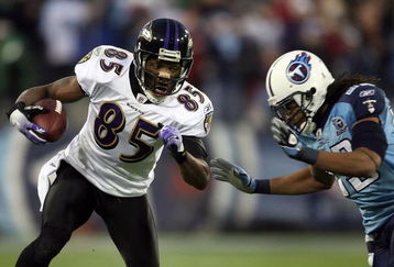 NASHVILLE, TN - JANUARY 10:  Wide receiver Derrick Mason #85 of the Baltimore Ravens looks to run by safety Michael Griffin #33 of the Tennessee Titans during the AFC Divisional Playoff Game on January 10, 2009 at LP Field in Nashville, Tennessee.  (Photo by Andy Lyons/Getty Images)