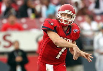 HOUSTON - NOVEMBER 17: Case Keenum #7 of the Houston Cougars passes the ball during the game against the Marshall Thundering Herd at Robertson Stadium November 17, 2007 in Houston, Texas. Houston won 35-28. (Photo by Stephen Dunn/Getty Images) 