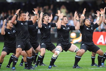 DURBAN, SOUTH AFRICA - AUGUST 01:  The All Blacks perform the haka during the Tri Nations match between South Africa and the All Blacks at the Absa Stadium on August 1, 2009 in Durban, South Africa.  (Photo by Lee Warren/Gallo Images/Getty Images)