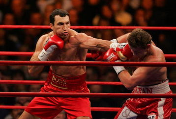 NEW YORK - FEBRUARY 23:  Wladimir Klitschko (L) of Ukraine lands a left jab to the head of Sultan Ibragimov (R) of Russia during their WBO and IBF/IBO Unification Heavyweight World Championship bout on February 23, 2008 at Madison Square Garden in New York City.  (Photo by Chris Trotman/Getty Images)