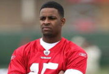 SANTA CLARA, CA - MAY 01:  Michael Crabtree #15 of the San Francisco 49ers looks on at practice during the 49ers Minicamp at their training facilities on May 1, 2009 in Santa Clara, California. Crabtree was the 49ers first round draft pick.  (Photo by Jed Jacobsohn/Getty Images)
