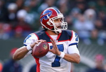 EAST RUTHERFORD, NJ - DECEMBER 14:  JP Losman #7 of The Buffalo Bills looks to pass against the New York Jets during their game on December 14, 2008 at Giants Stadium in East Rutherford, New Jersey.  (Photo by Al Bello/Getty Images)