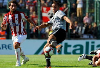 TRENTO, ITALY - JULY 21:  Fabio Cannavaro in action during the friendly match between Juventus and Vicenza at the'Briamasco' stadium on July 21, 2009 in Trento, Italy.  (Photo by Claudio Villa/Getty Images)