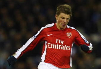WEST BROMWICH, UNITED KINGDOM - MARCH 03:  Andrei Arshavin of Arsenal in action during the Barclays Premier League match between West Bromwich Albion and Arsenal at The Hawthorns on March 3, 2009 in West Bromwich, England.  (Photo by Clive Mason/Getty Images)