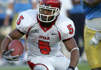 PASADENA, CA - SEPTEMBER 02:  Brent Casteel #5 of the Utah Utes runs with the ball against the UCLA Bruins during the college football game held on Septemeber 2, 2006 at the Rose Bowl in Pasadena, California. The Bruins defeated the Utes 31-10.  (Photo by Stephen Dunn/Getty Images)