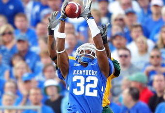 LEXINGTON, KY - SEPTEMBER 06:  Trevard Lindley #32 of the Kentucky Widcats intercepts a pass during the game against the Norfolk State Spartans at Commonwealth Stadium on September 6, 2008 in Lexington, Kentucky  (Photo by Andy Lyons/Getty Images)