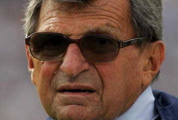 STATE COLLEGE, PA - SEPTEMBER 06:  Head coach Joe Paterno of the Penn State Nittany Lions during play against the Oregon State Beavers at Beaver Stadium on September 6, 2008 in State College, Pennsylvania.  (Photo by Ronald Martinez/Getty Images)