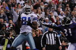 IRVING, TX - DECEMBER 20:  Wide receiver Terrell Owens #81 of the Dallas Cowboys makes a touchdown pass reception against Fabian Washington #31 of the Baltimore Ravens in the fourth quarter at Texas Stadium on December 20, 2008 in Irving, Texas.  (Photo by Ronald Martinez/Getty Images)